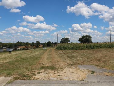 28-40 & 43 Magnolia Avenue , Millersburg, KY 40348