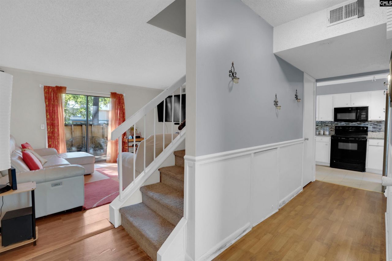 205 Timber Court Photo 18