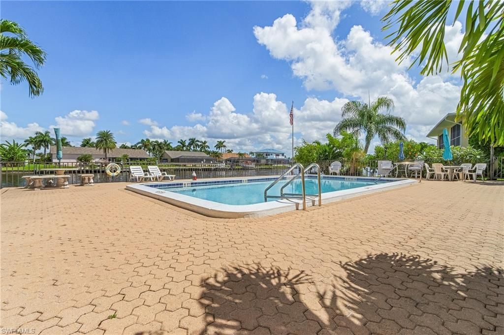 1907 SE 40th Ter, Unit 102, Cape Coral, FL 33904 Photo