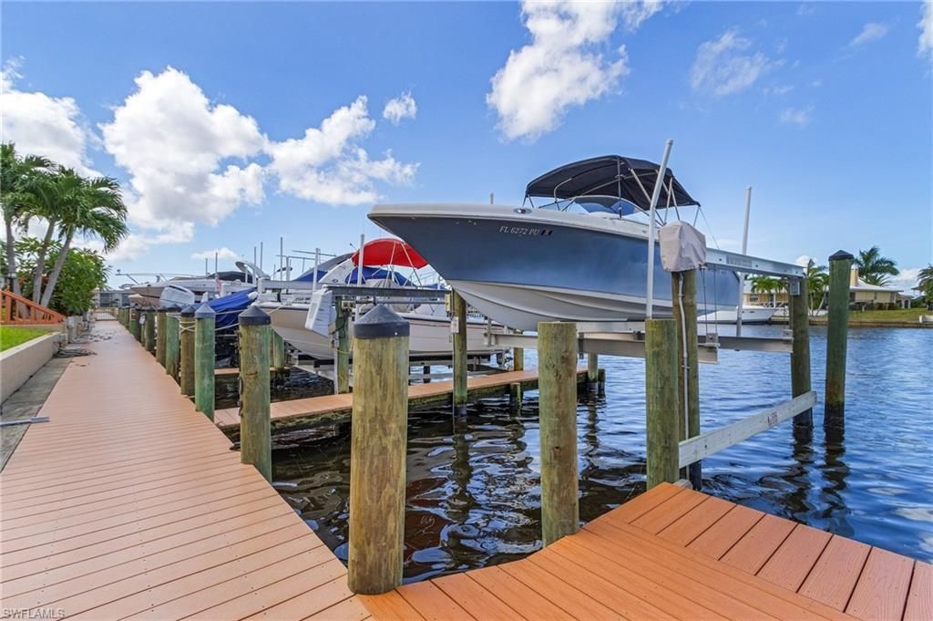 1907 SE 40th Ter, Unit 102, Cape Coral, FL 33904 Photo