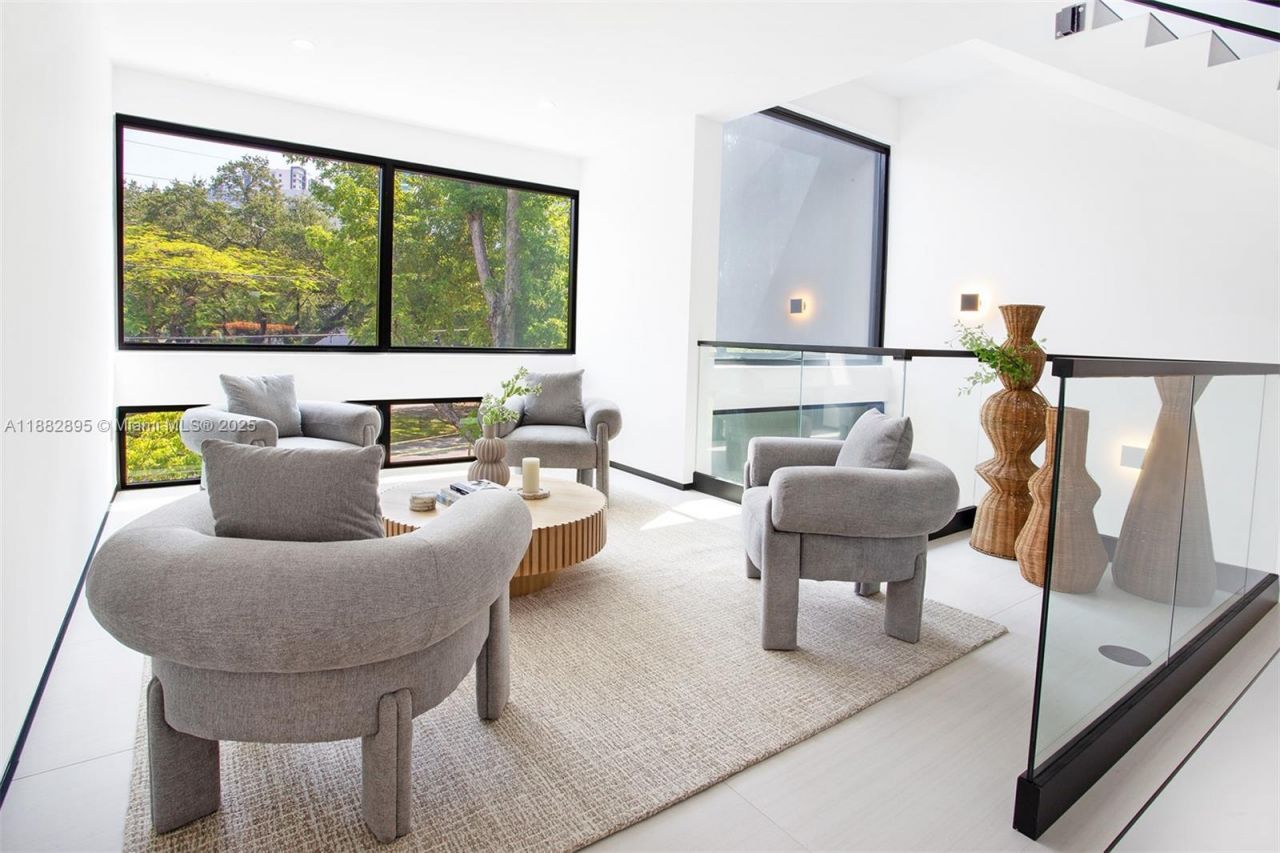 420 SW 15th Rd, Miami, FL 33129 Photo