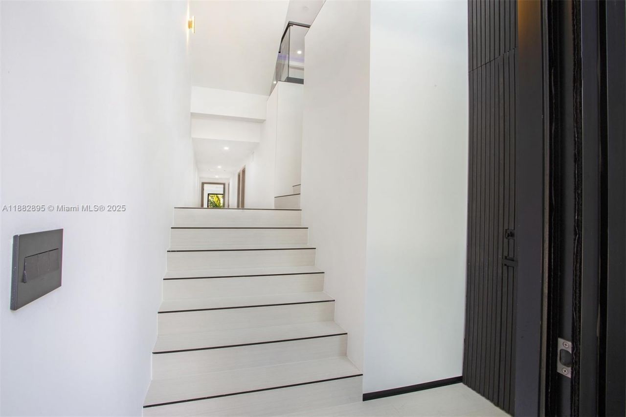 420 SW 15th Rd, Miami, FL 33129 Photo