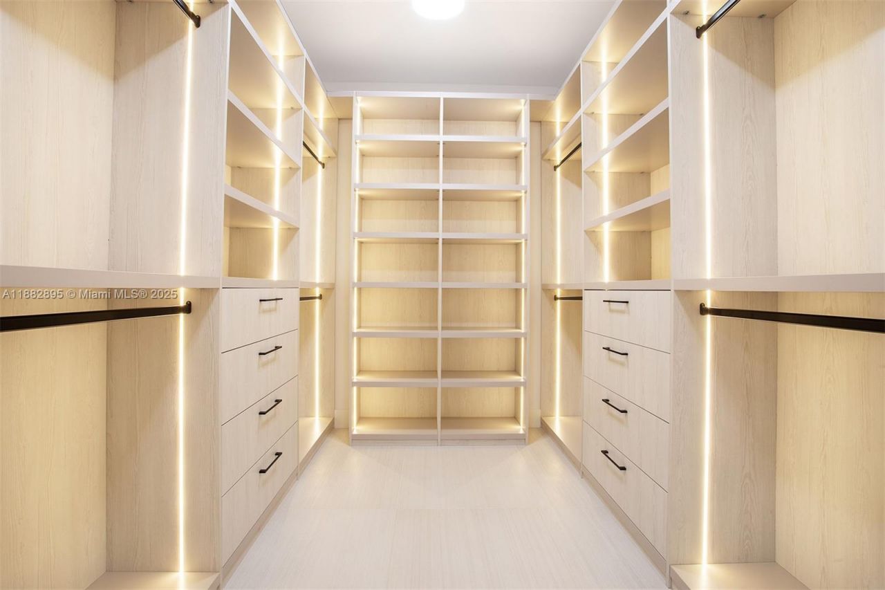 420 SW 15th Rd, Miami, FL 33129 Photo