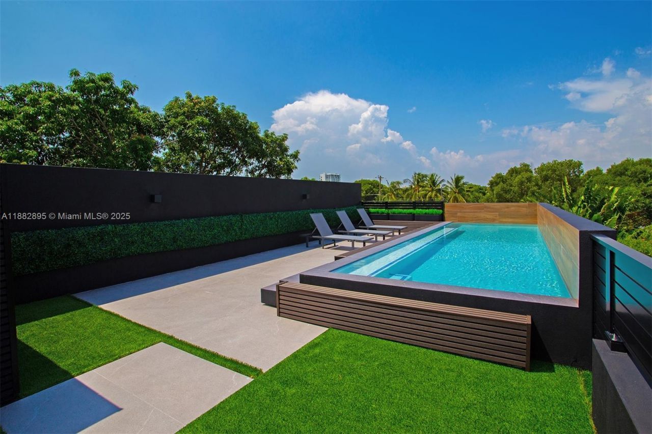 420 SW 15th Rd, Miami, FL 33129 Photo