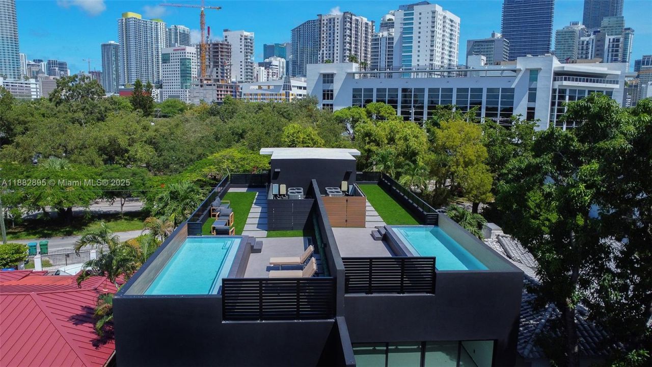 420 SW 15th Rd, Miami, FL 33129 Photo