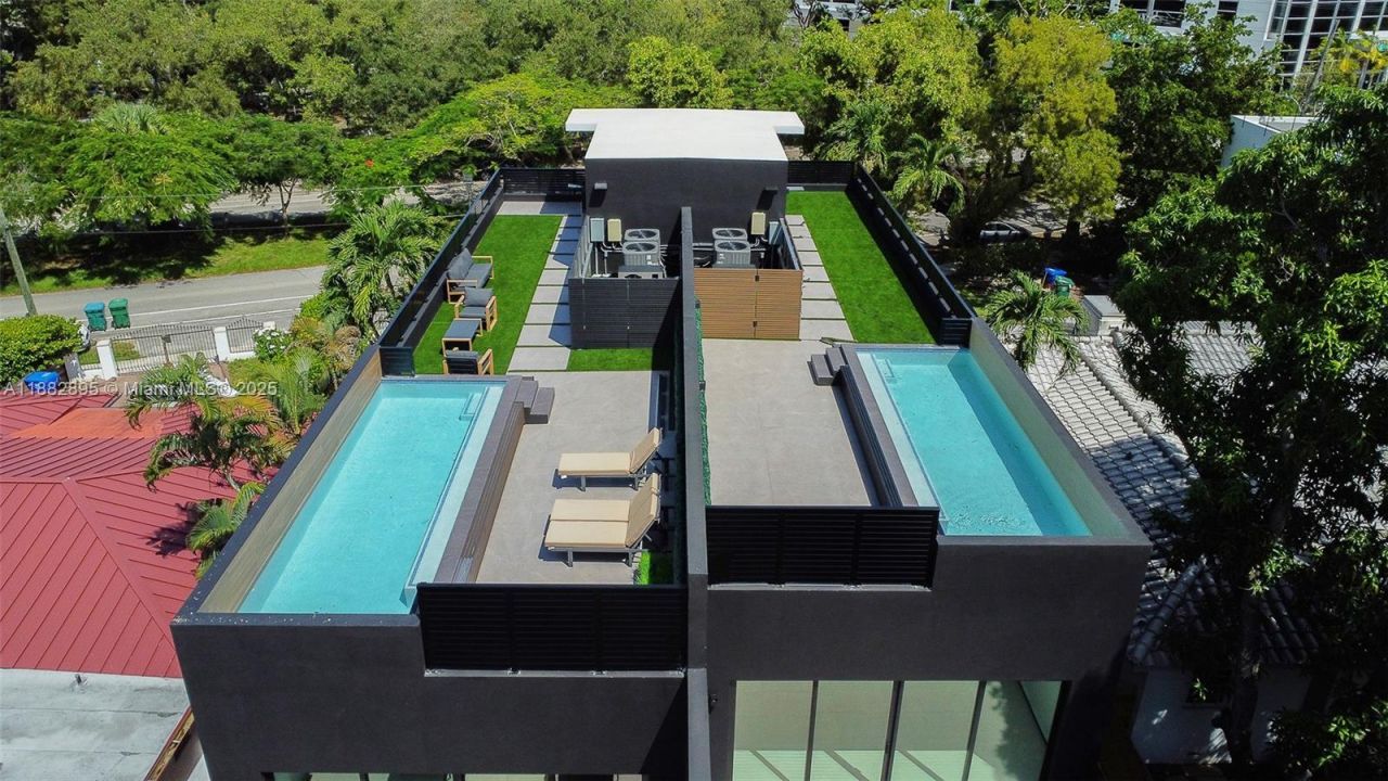 420 SW 15th Rd, Miami, FL 33129 Photo