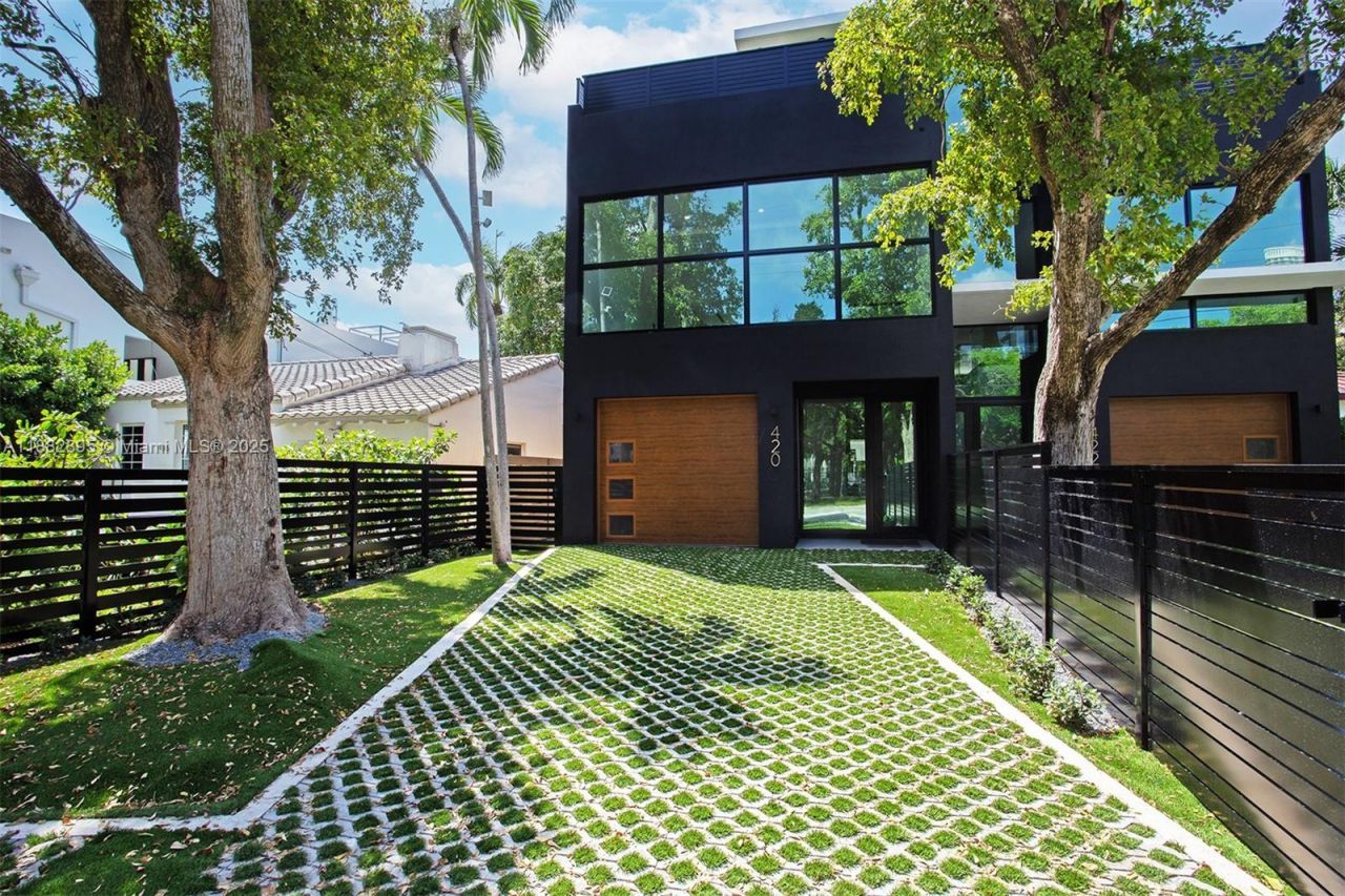 420 SW 15th Rd, Miami, FL 33129 Photo