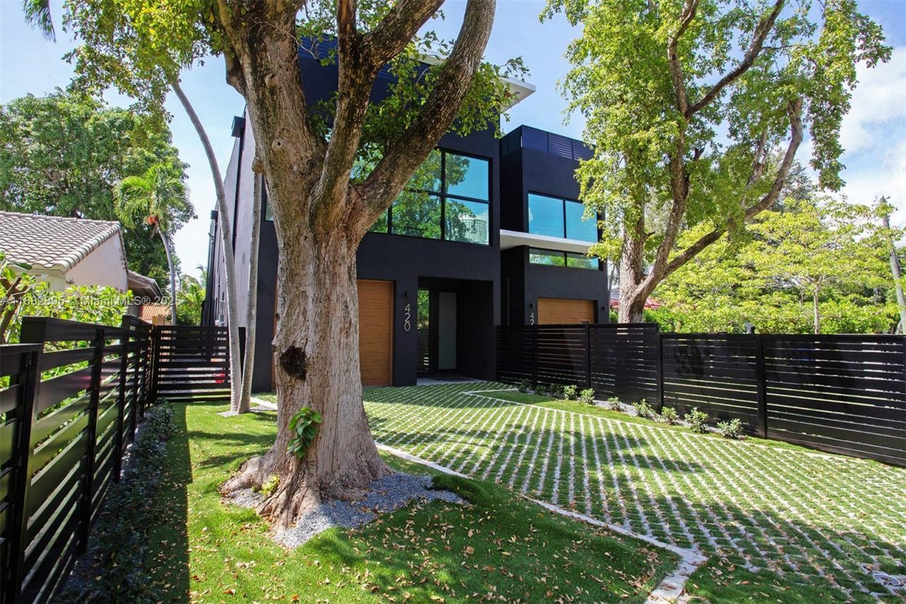 420 SW 15th Rd, Miami, FL 33129 Photo