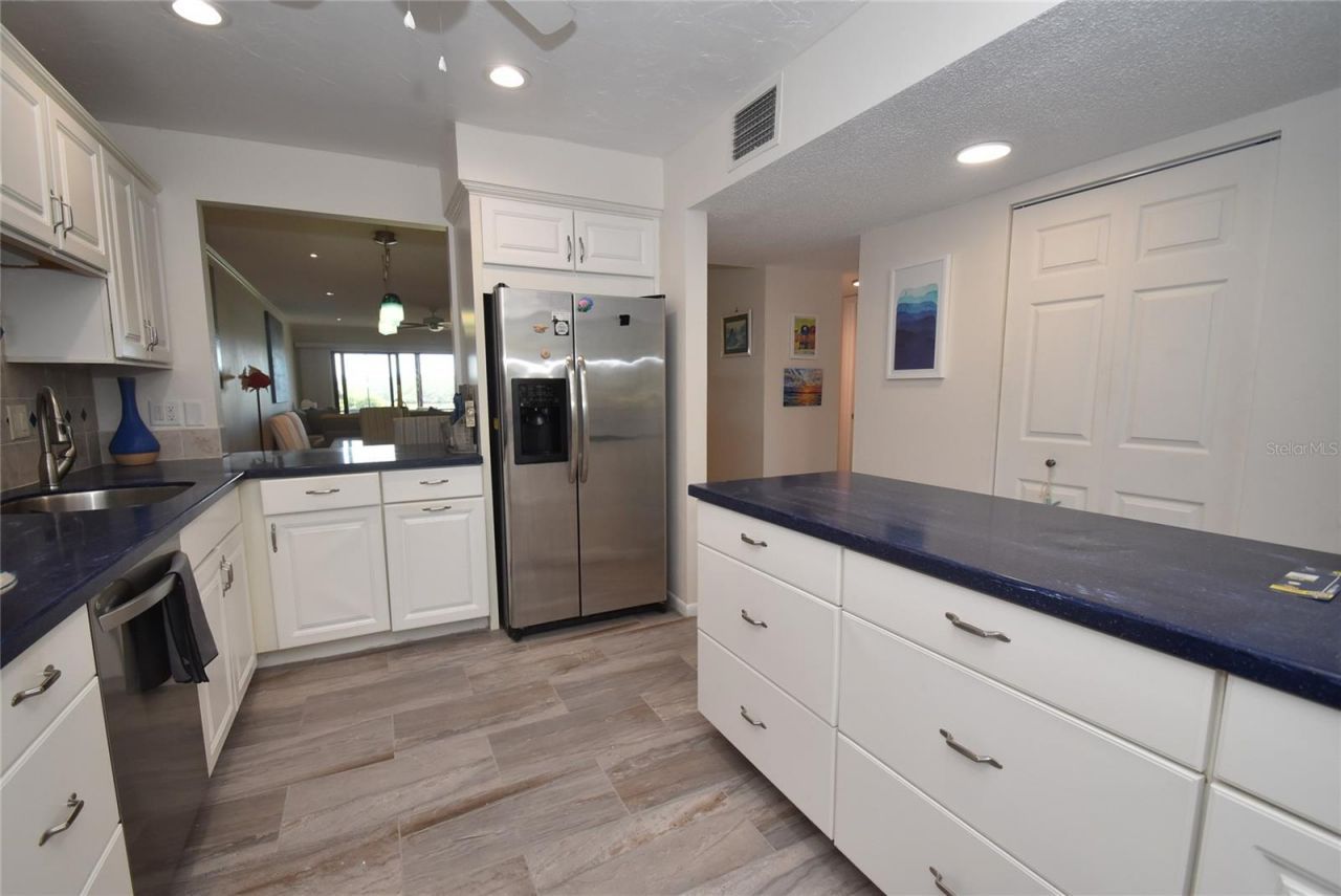 1520 Pelican Point Drive, Unit BA153, Sarasota, FL 34231 Photo