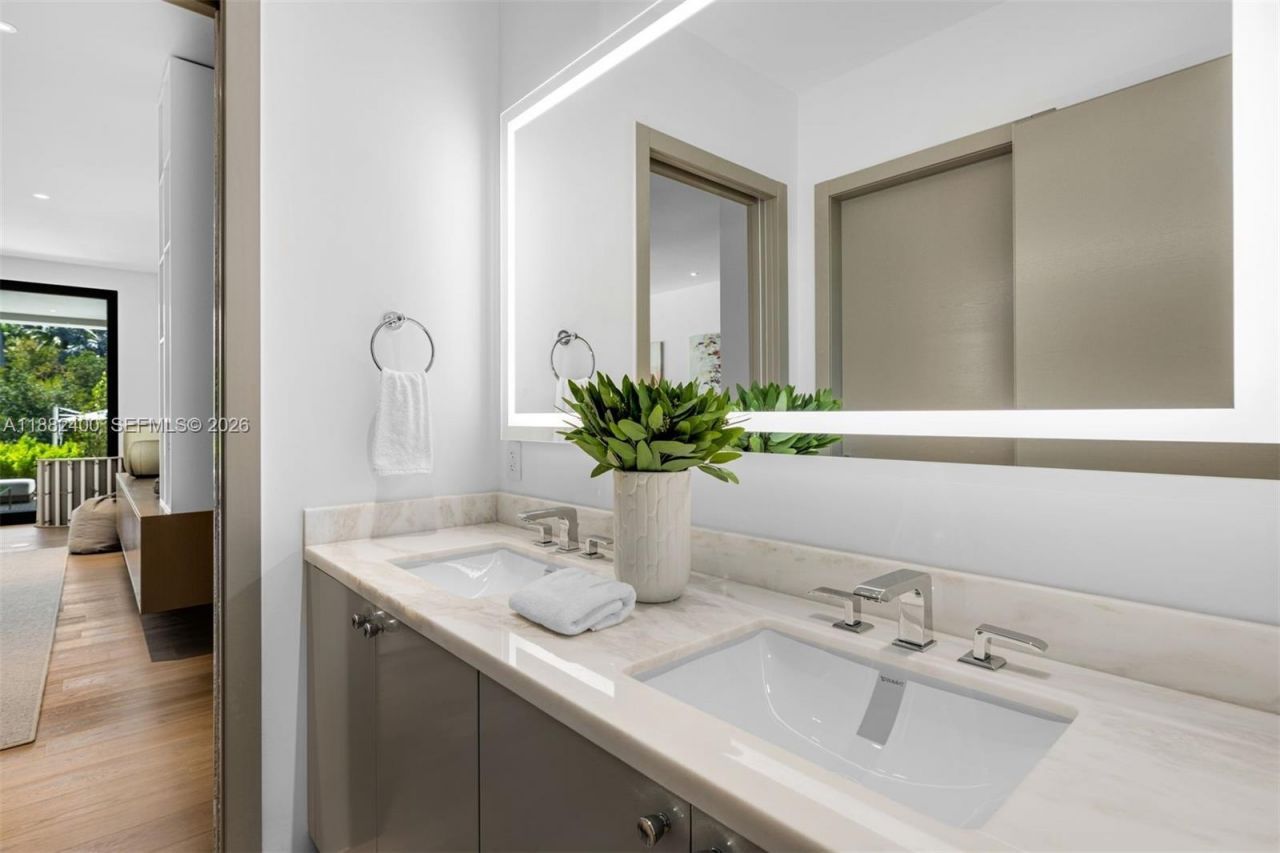 9360 Balada St, Coral Gables, FL 33156 Photo