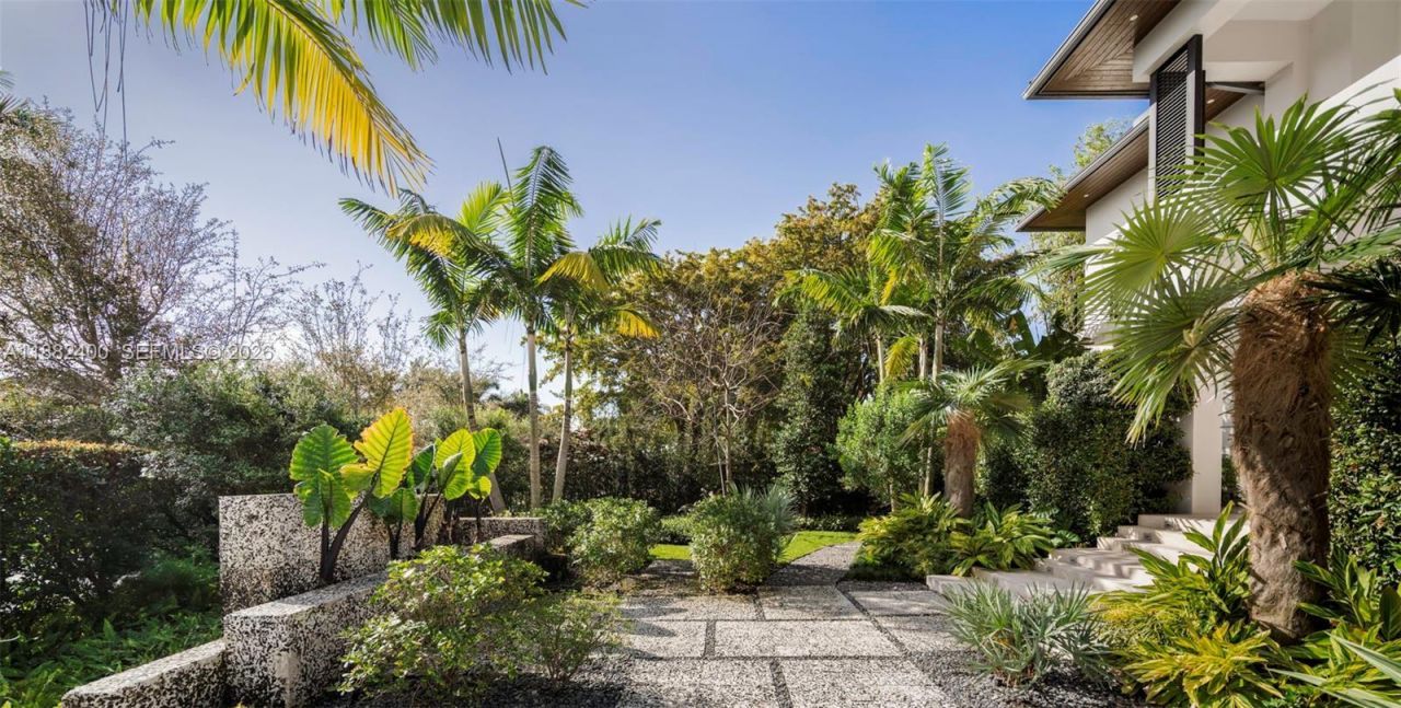 9360 Balada St, Coral Gables, FL 33156 Photo