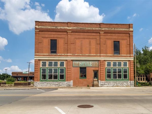 114 N Houston Avenue , Denison, TX 75021