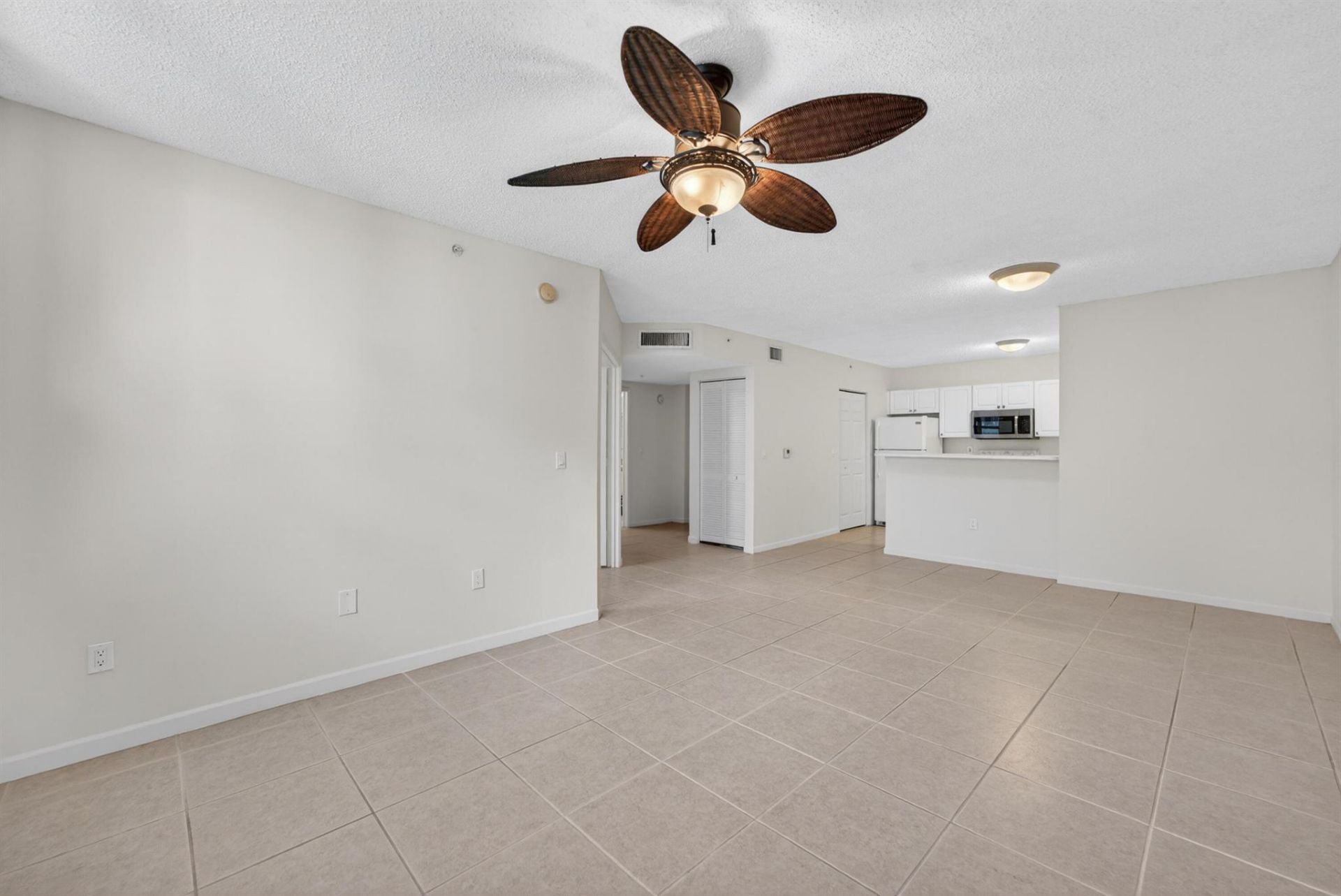 651 Okeechobee Boulevard, Unit 302, West Palm Beach, FL 33401 Photo