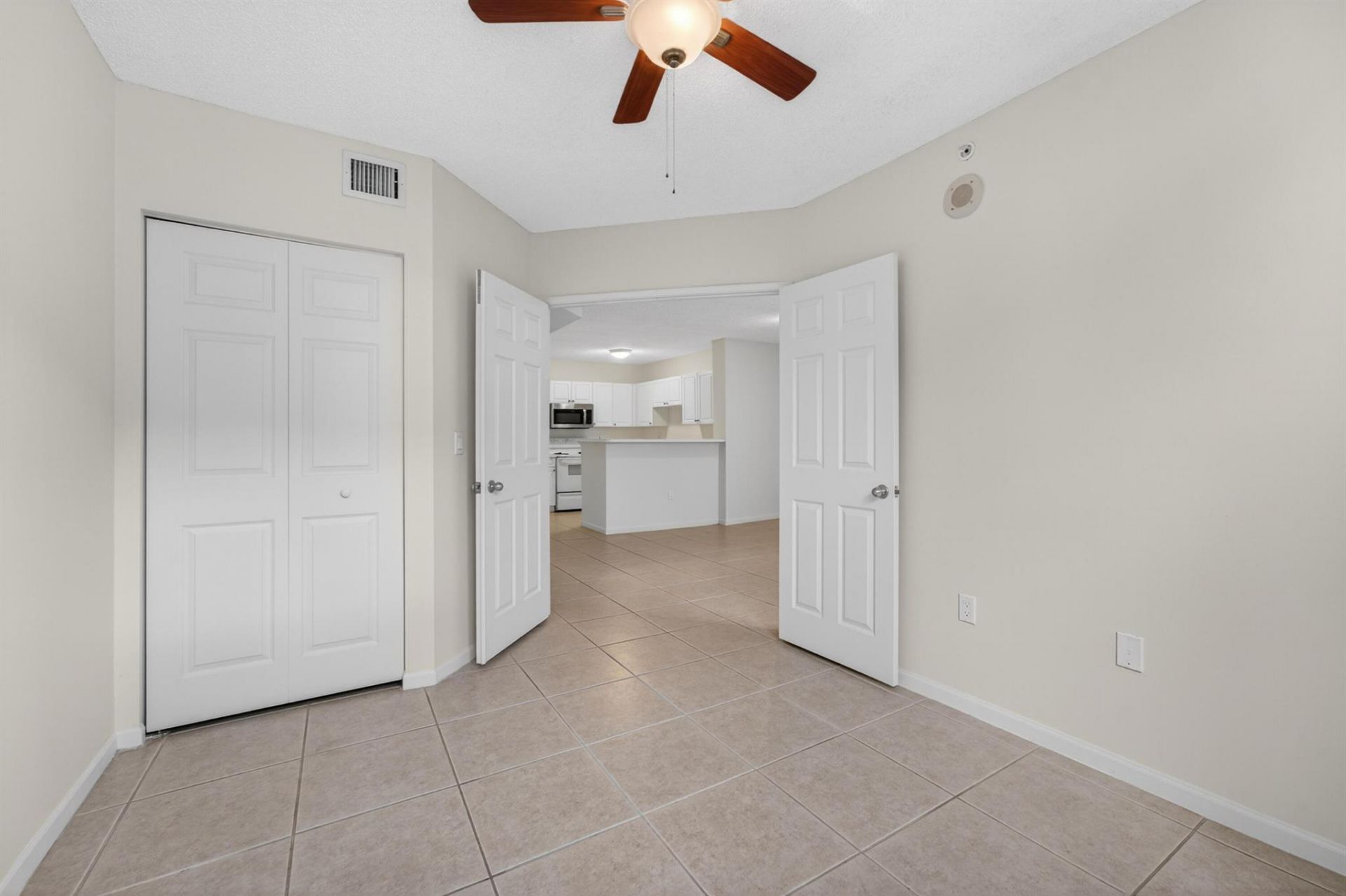 651 Okeechobee Boulevard, Unit 302, West Palm Beach, FL 33401 Photo