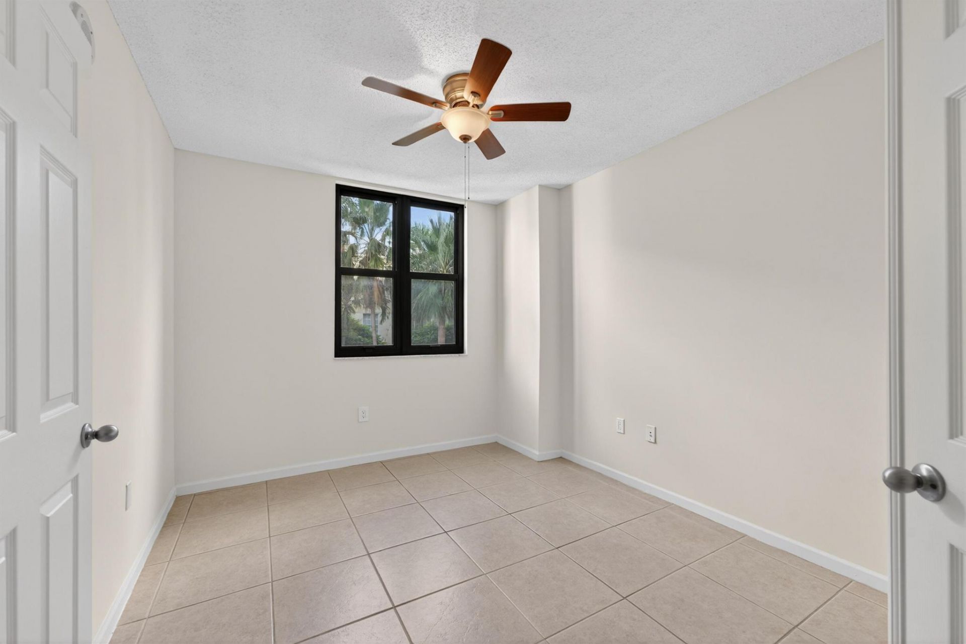 651 Okeechobee Boulevard, Unit 302, West Palm Beach, FL 33401 Photo