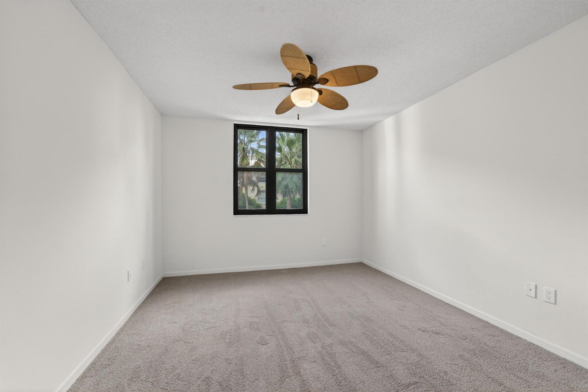 651 Okeechobee Boulevard, Unit 302, West Palm Beach, FL 33401 Photo