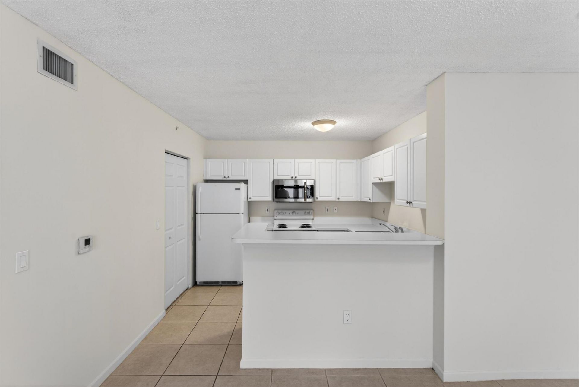 651 Okeechobee Boulevard, Unit 302, West Palm Beach, FL 33401 Photo