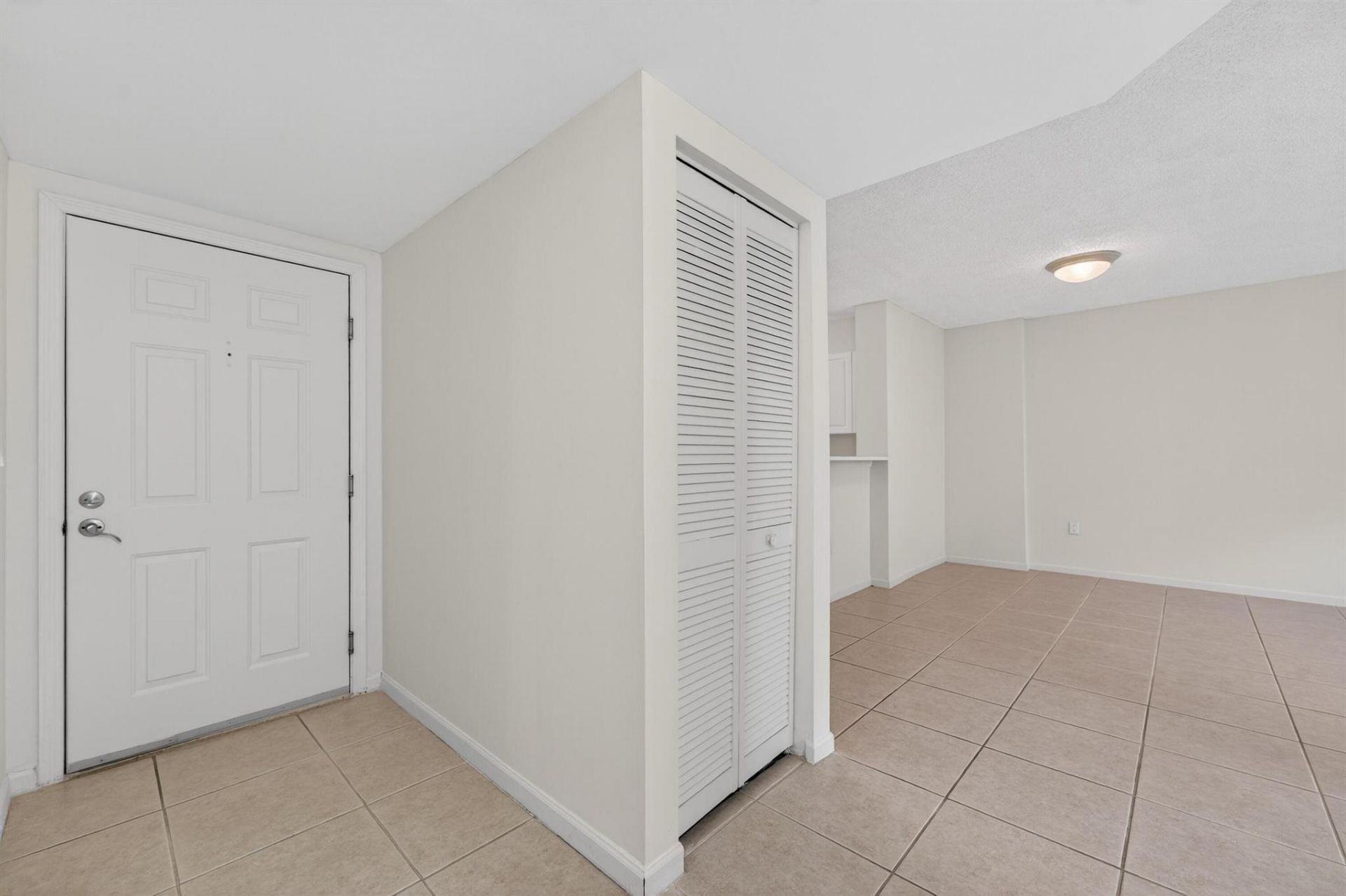 651 Okeechobee Boulevard, Unit 302, West Palm Beach, FL 33401 Photo
