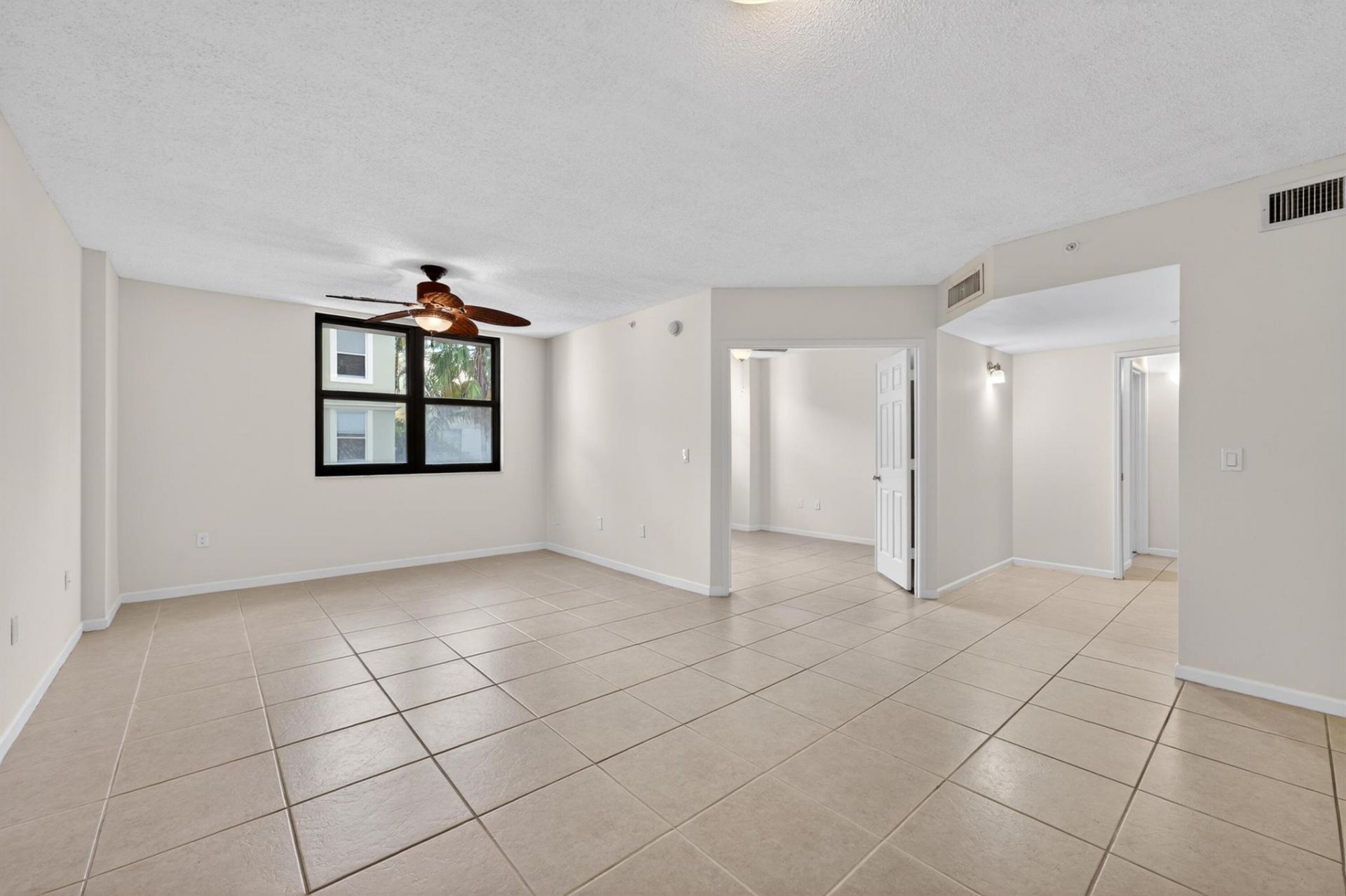 651 Okeechobee Boulevard, Unit 302, West Palm Beach, FL 33401 Photo