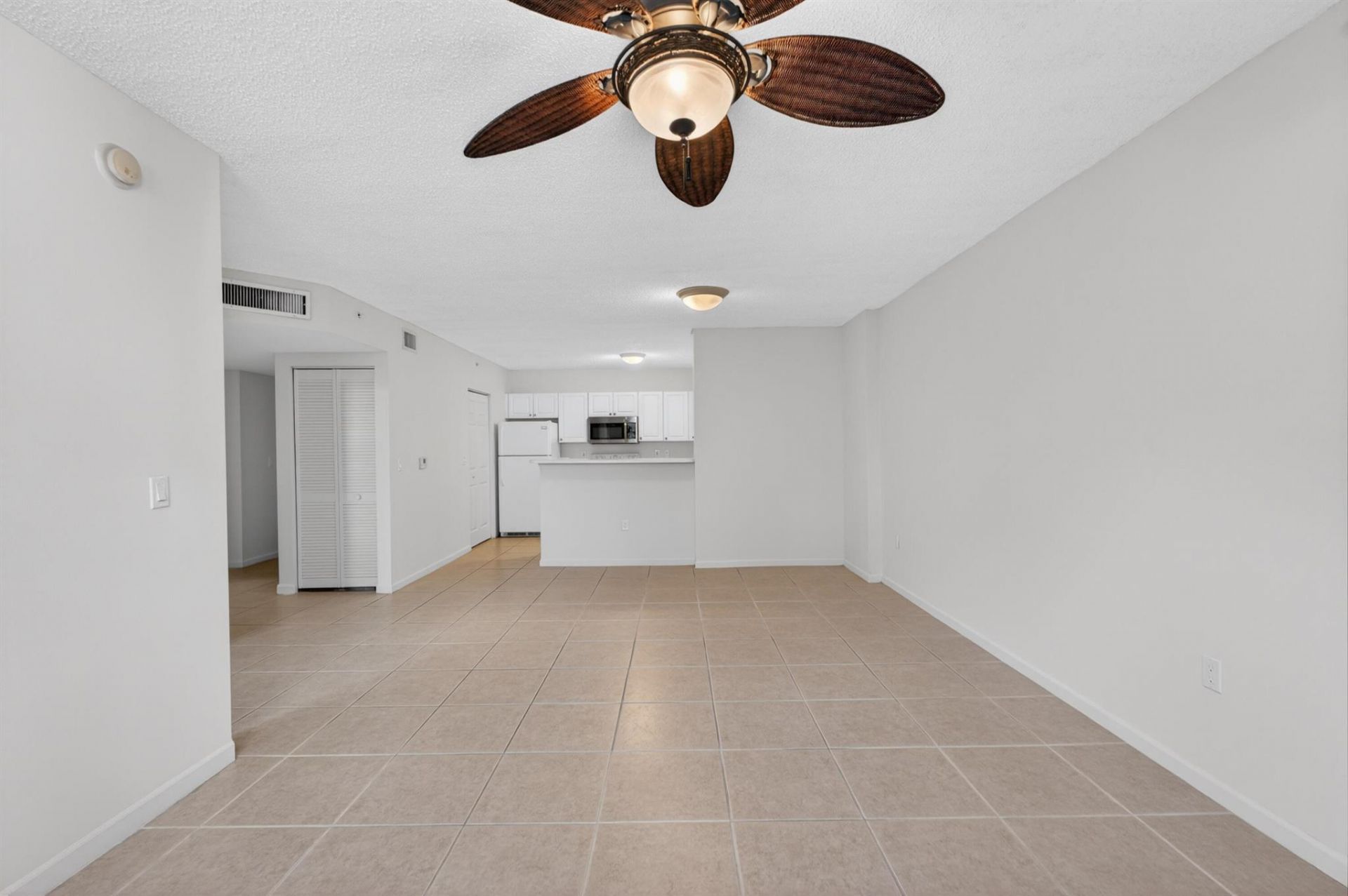 651 Okeechobee Boulevard, Unit 302, West Palm Beach, FL 33401 Photo