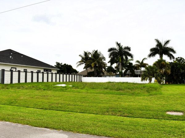 2565 SW Salzedo Avenue, Port Saint Lucie, FL 34987