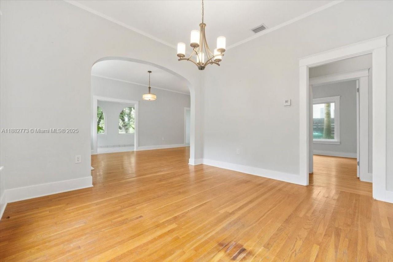 34 SW 18th Rd, Miami, FL 33129 Photo