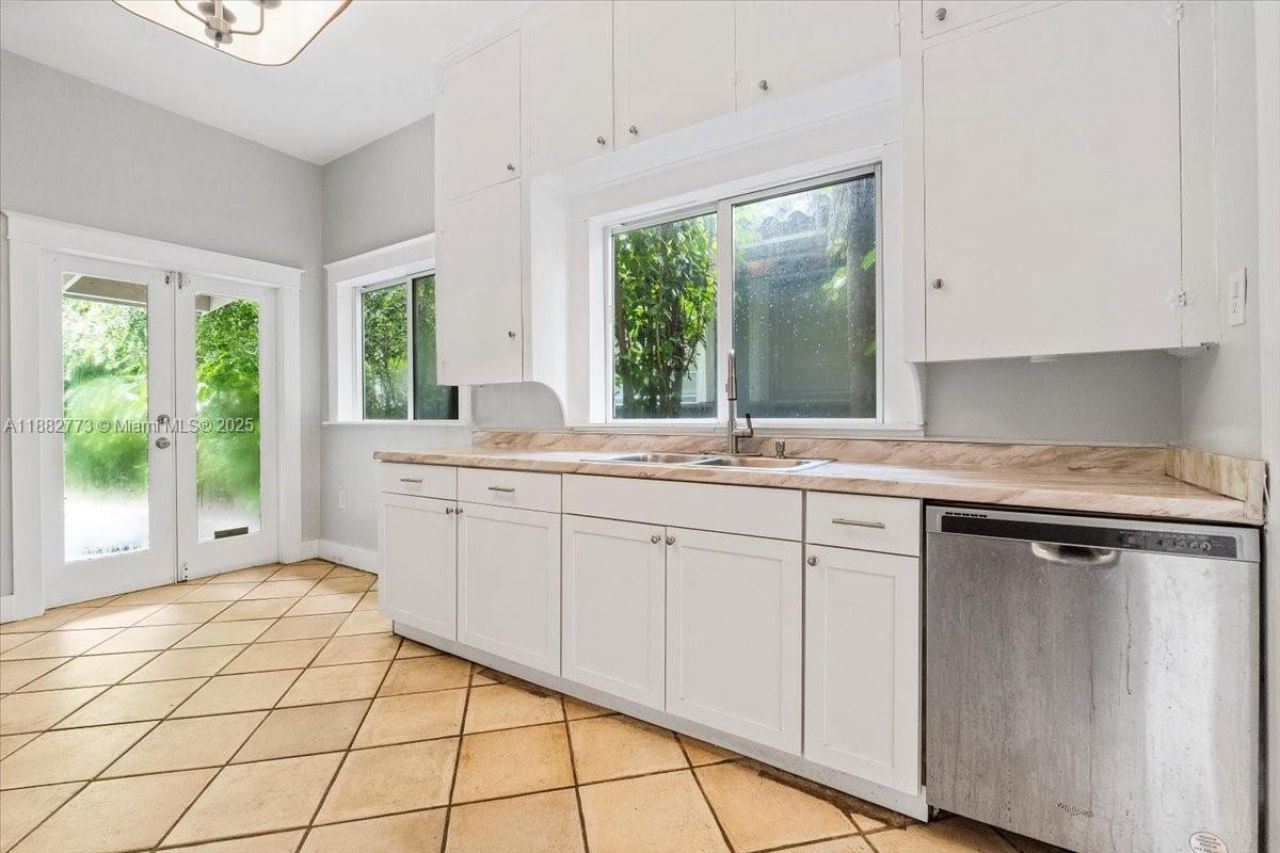 34 SW 18th Rd, Miami, FL 33129 Photo