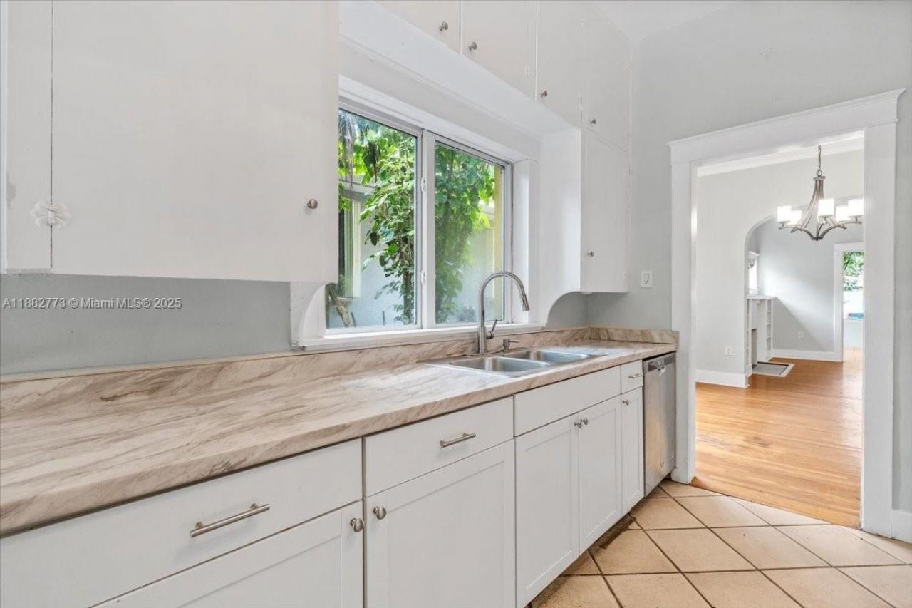 34 SW 18th Rd, Miami, FL 33129 Photo