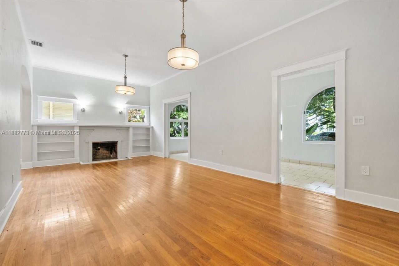 34 SW 18th Rd, Miami, FL 33129 Photo