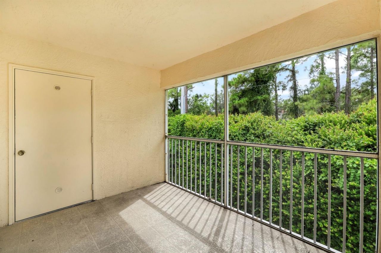 6635 Huntington Lakes Circle, Unit 202, Naples, FL 34119 Photo