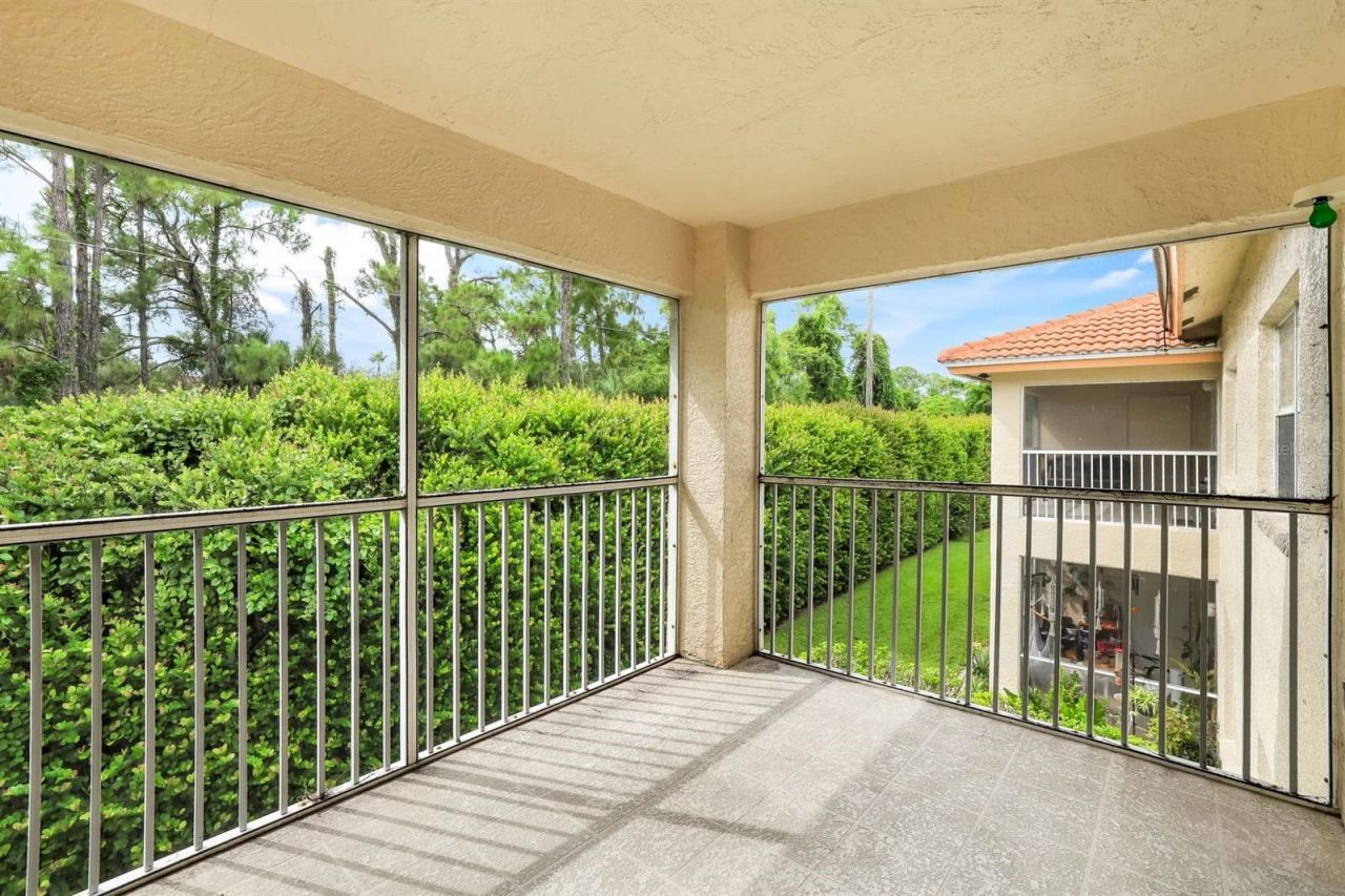 6635 Huntington Lakes Circle, Unit 202, Naples, FL 34119 Photo