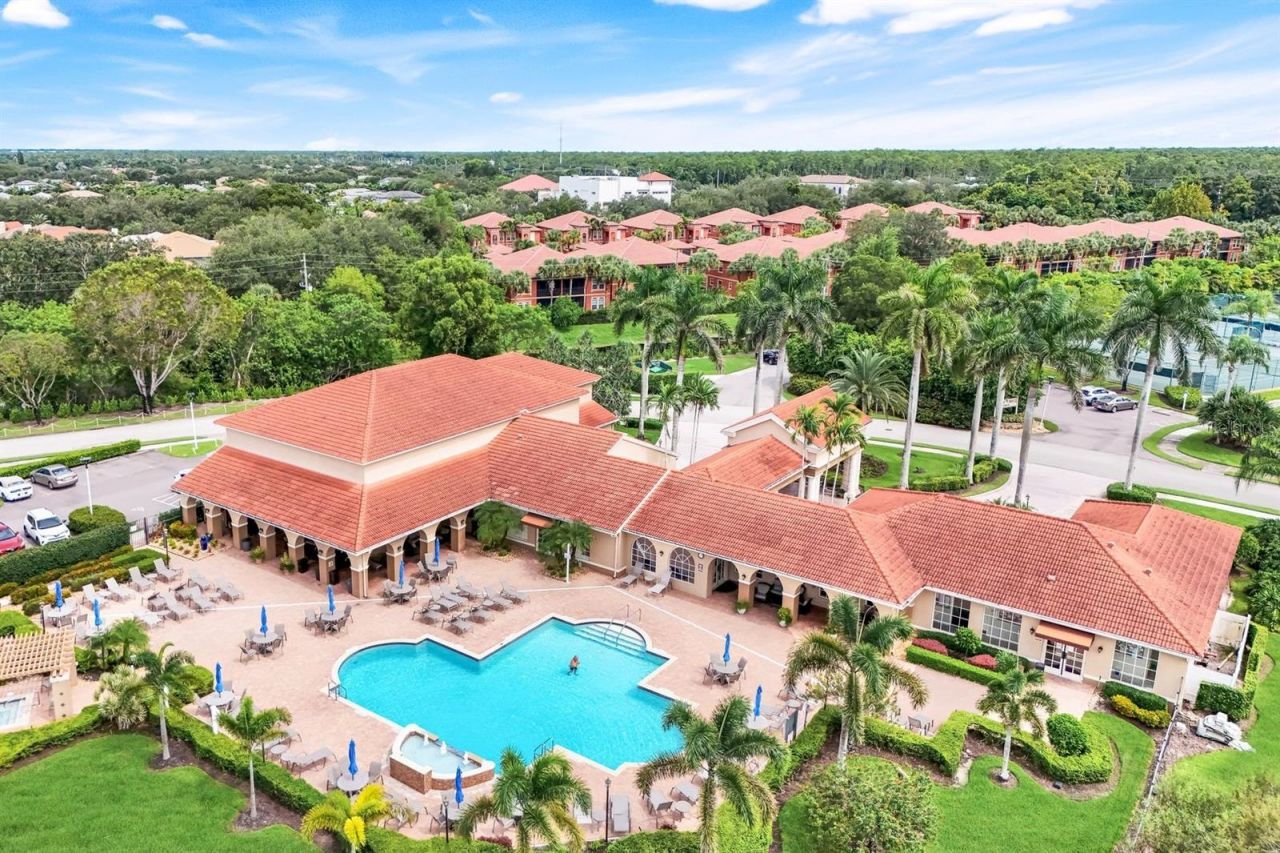 6635 Huntington Lakes Circle, Unit 202, Naples, FL 34119 Photo