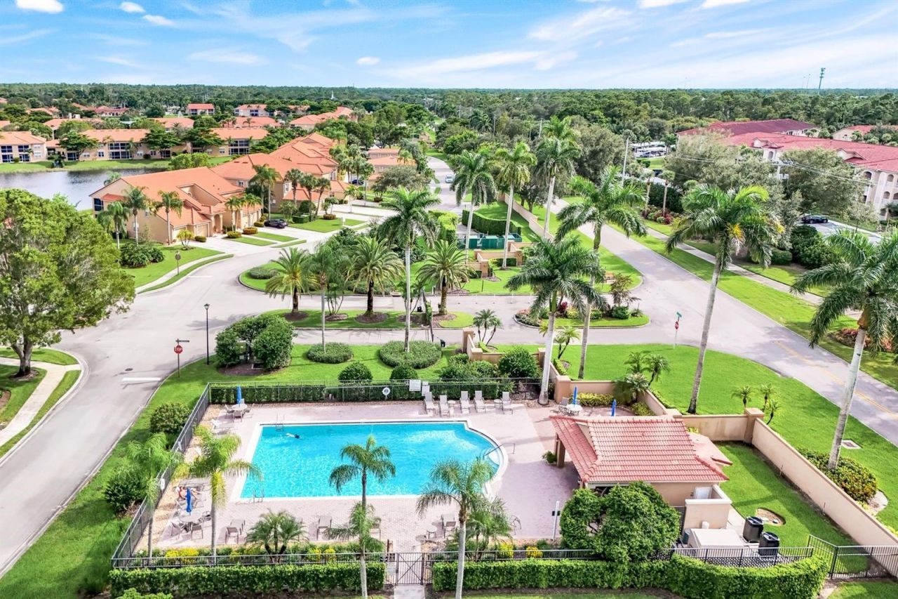 6635 Huntington Lakes Circle, Unit 202, Naples, FL 34119 Photo