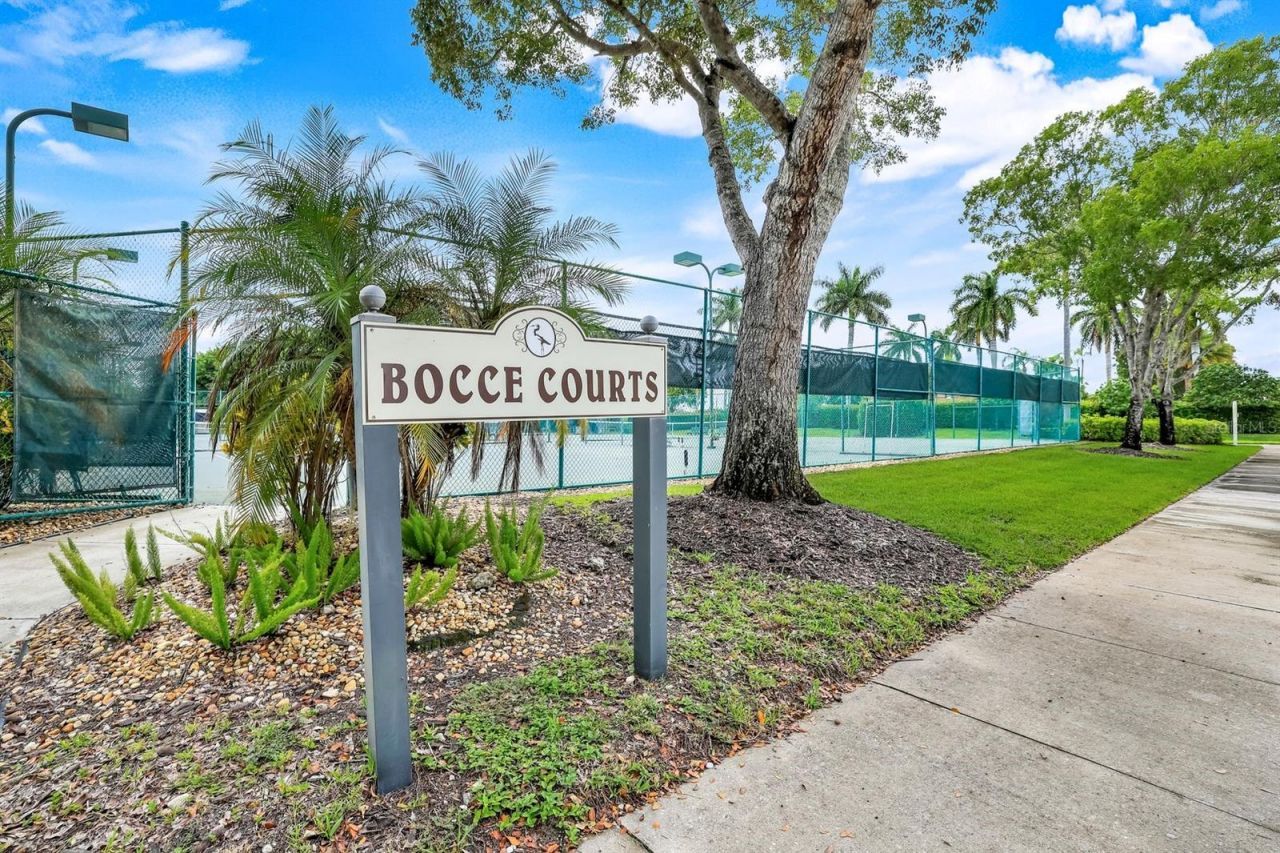 6635 Huntington Lakes Circle, Unit 202, Naples, FL 34119 Photo