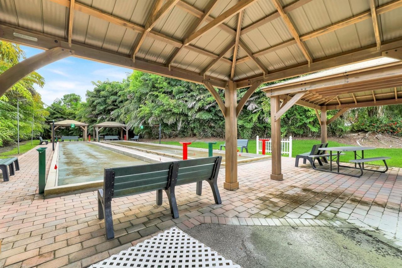 6635 Huntington Lakes Circle, Unit 202, Naples, FL 34119 Photo