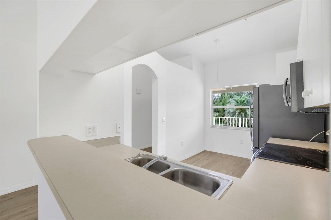 6635 Huntington Lakes Circle, Unit 202, Naples, FL 34119 Photo