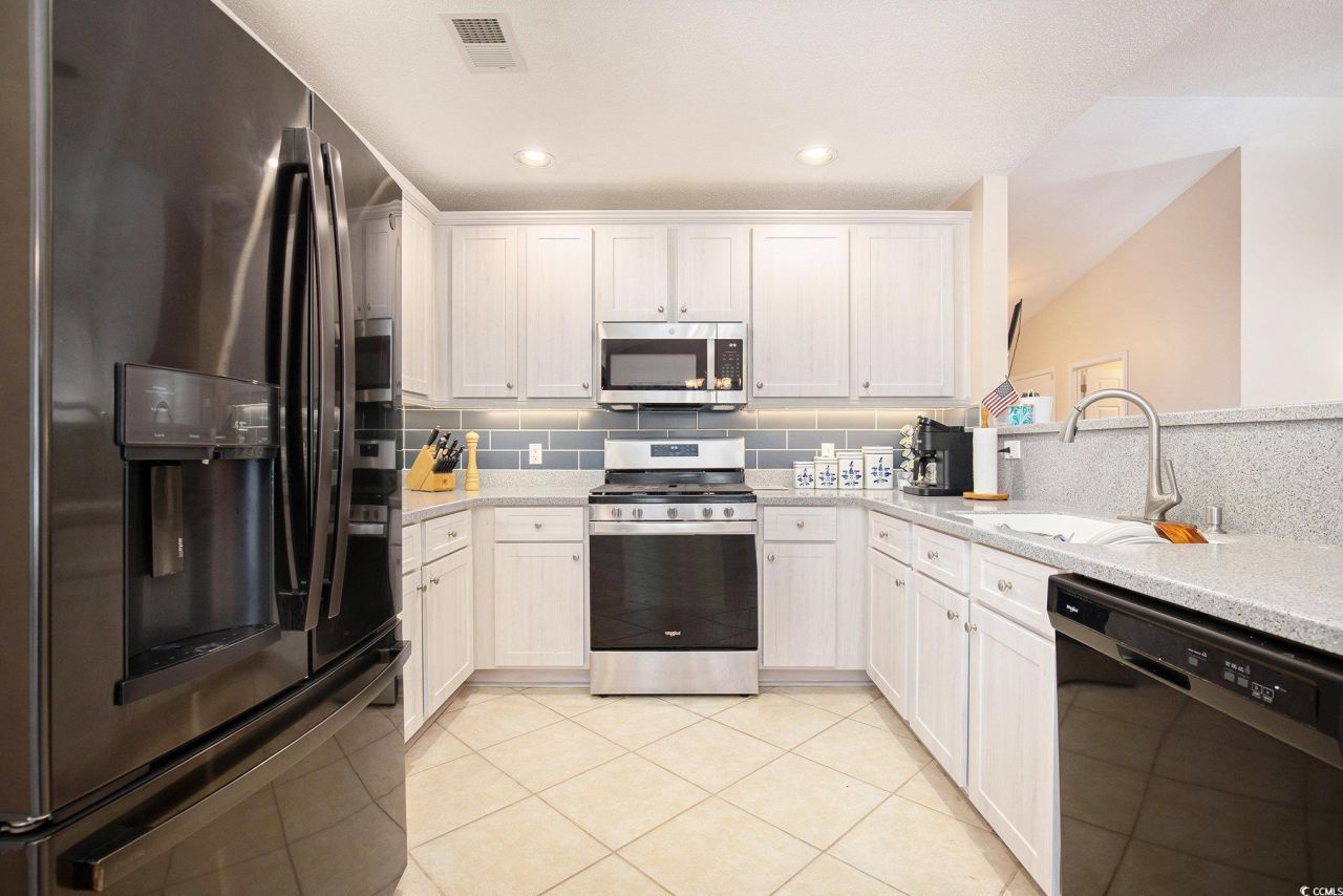 849 Riverward Dr. Photo 8