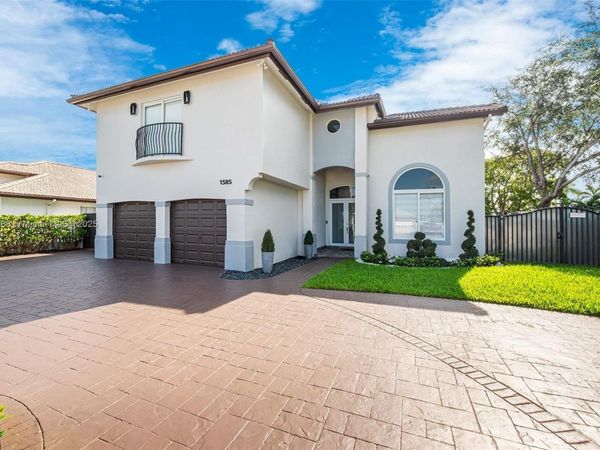 1385 SW 143rd Ct, Miami, FL 33184