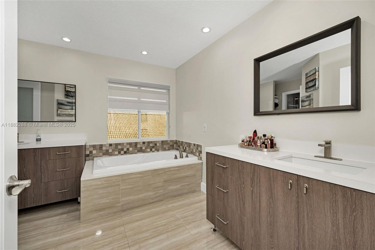 1385 SW 143rd Ct, Miami, FL 33184 Photo