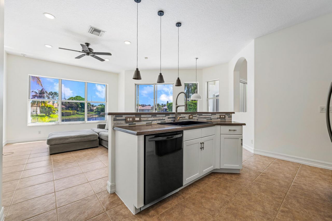 6916 NW 113th Avenue, Parkland, FL 33076 Photo