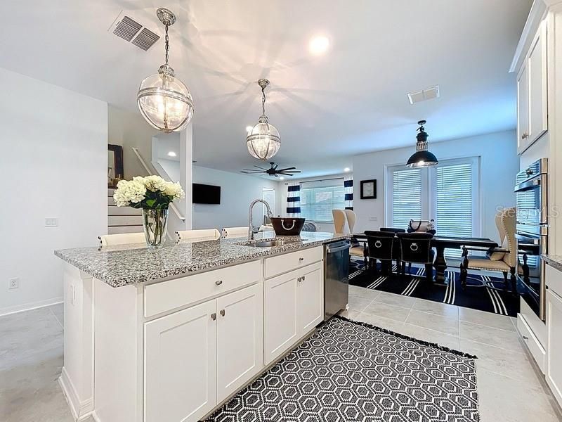 2450 Sunny Pebble Loop, Zephyrhills, FL 33540 Photo