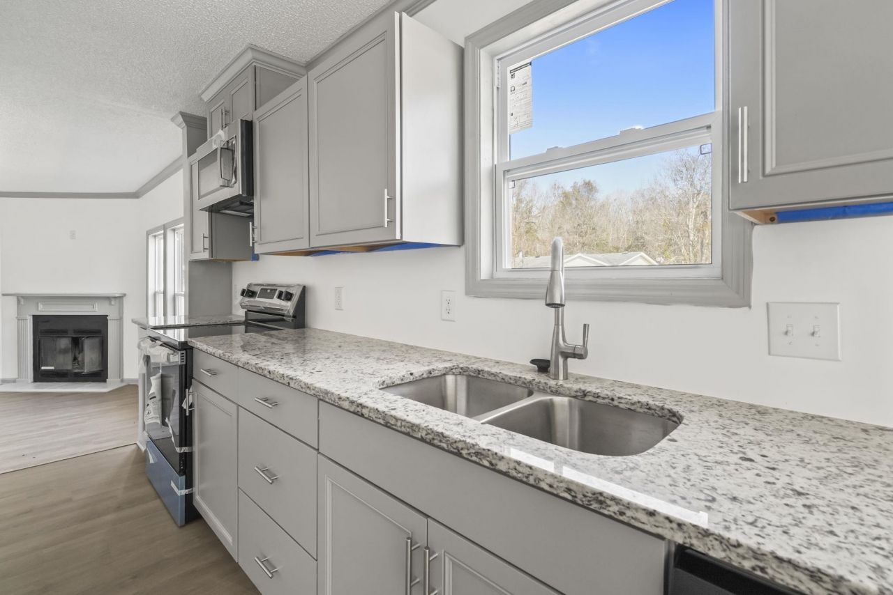 1062 Weslin Creek Dr. Photo 11