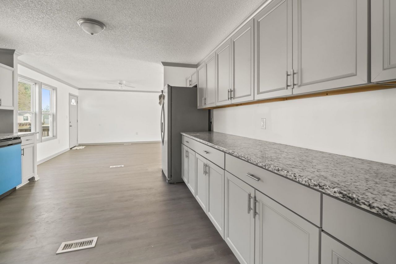 1062 Weslin Creek Dr. Photo 14