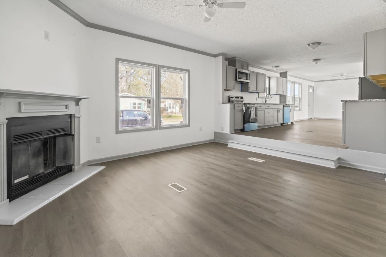 1062 Weslin Creek Dr. Photo 16