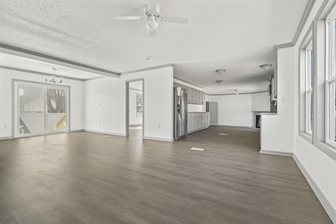 1062 Weslin Creek Dr. Photo 17