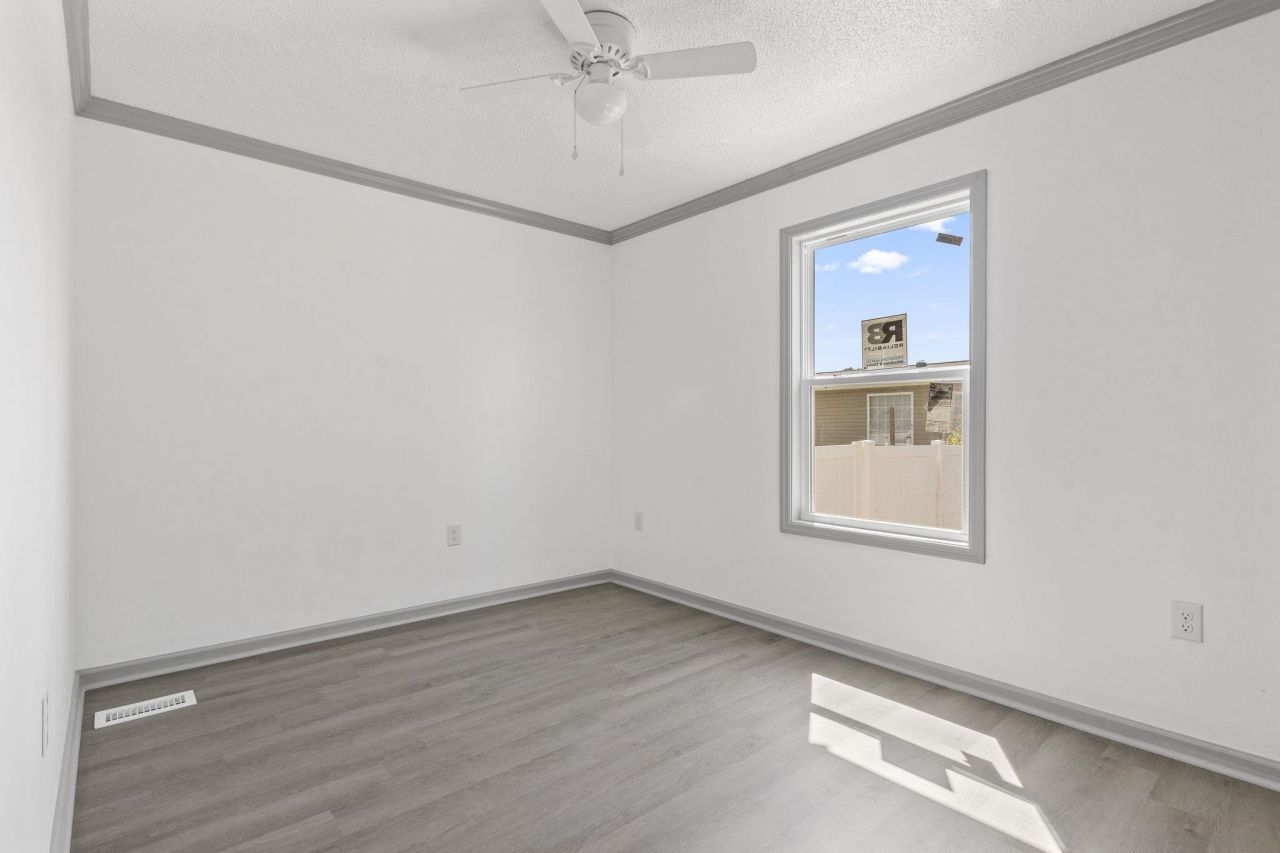 1062 Weslin Creek Dr. Photo 21