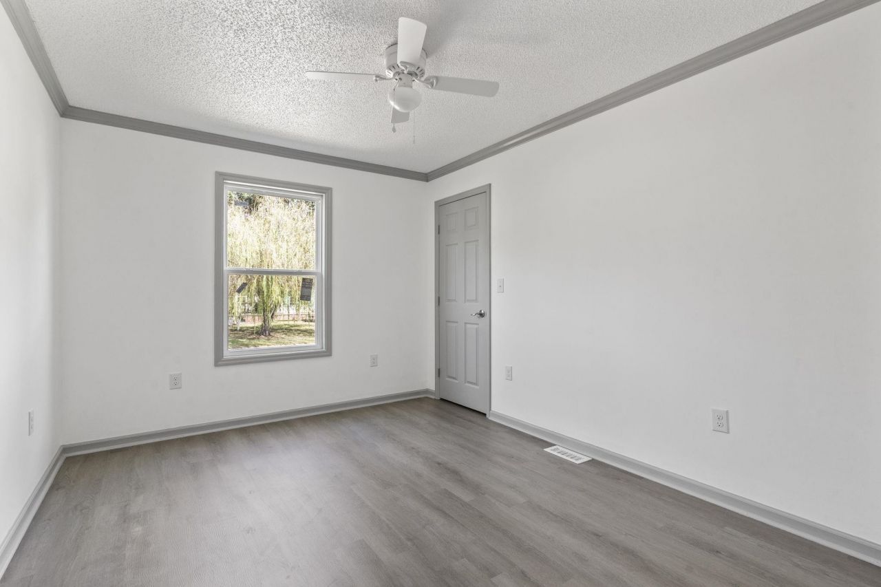 1062 Weslin Creek Dr. Photo 22