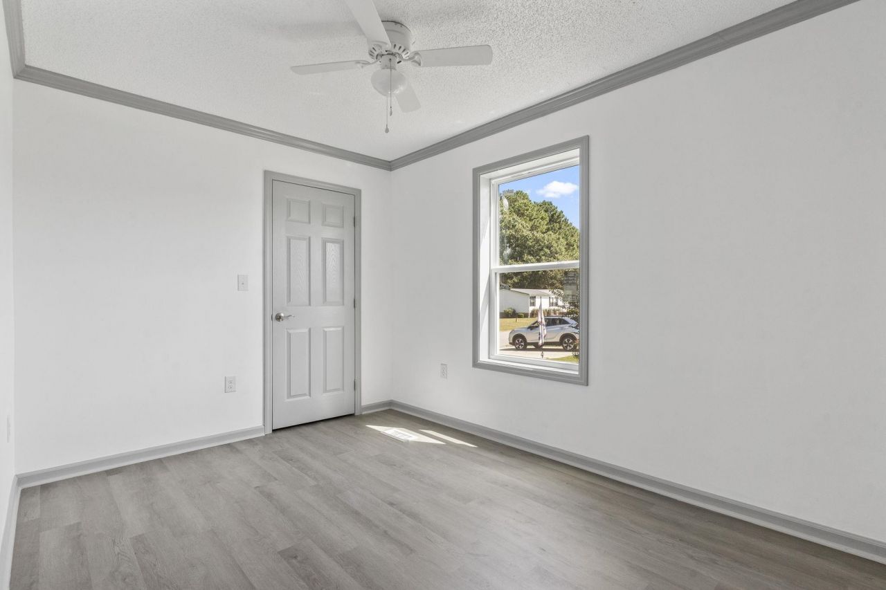 1062 Weslin Creek Dr. Photo 24