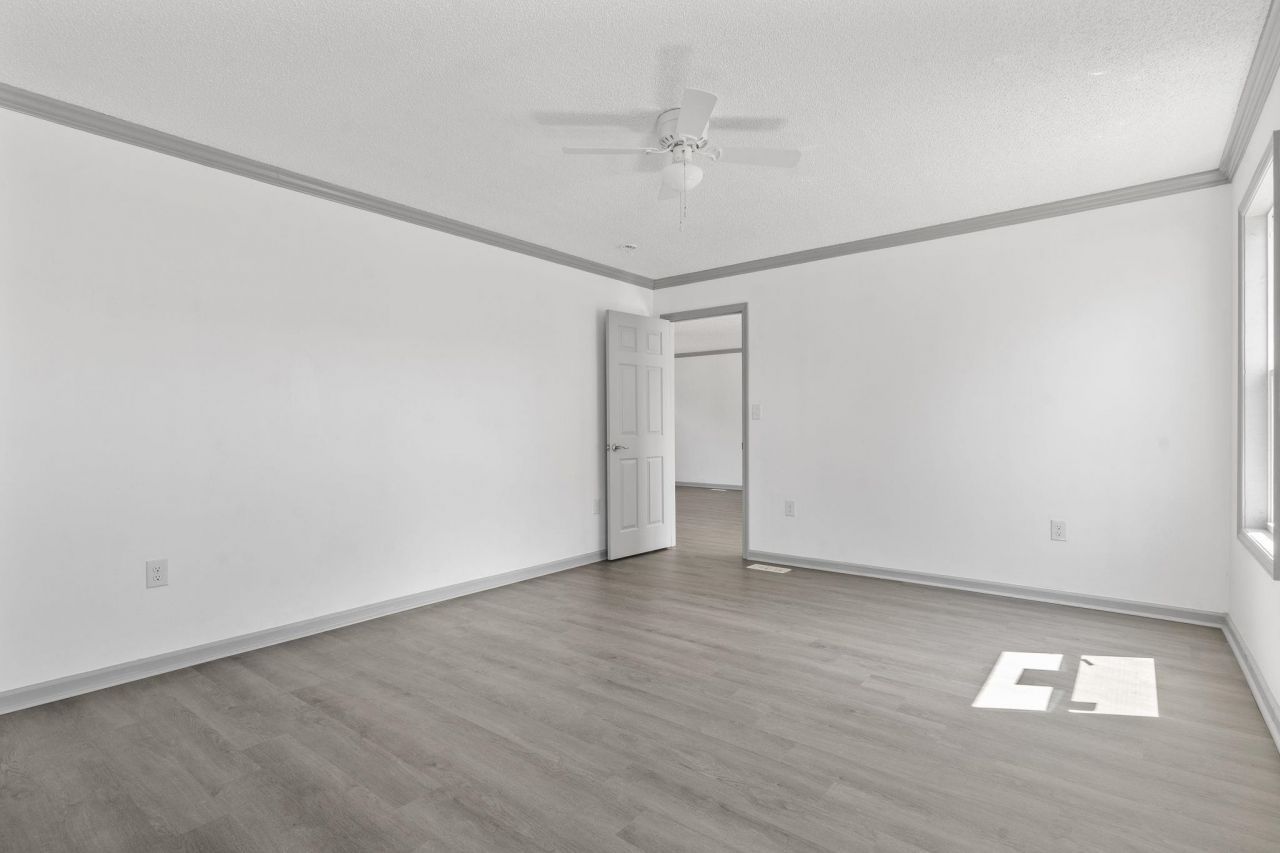 1062 Weslin Creek Dr. Photo 27