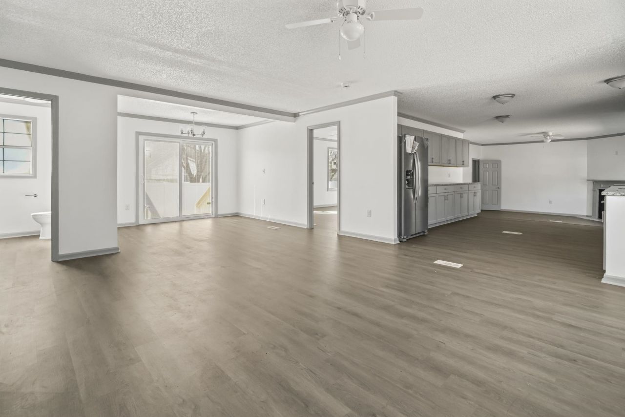 1062 Weslin Creek Dr. Photo 7